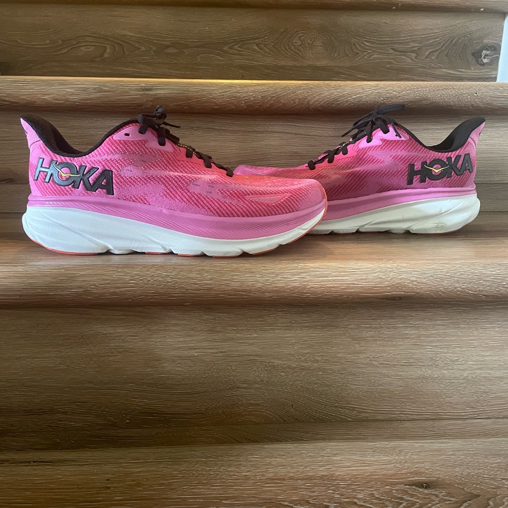 Size 10.5 B- Hoka One One Clifton 9 Raspberry Strawberry W